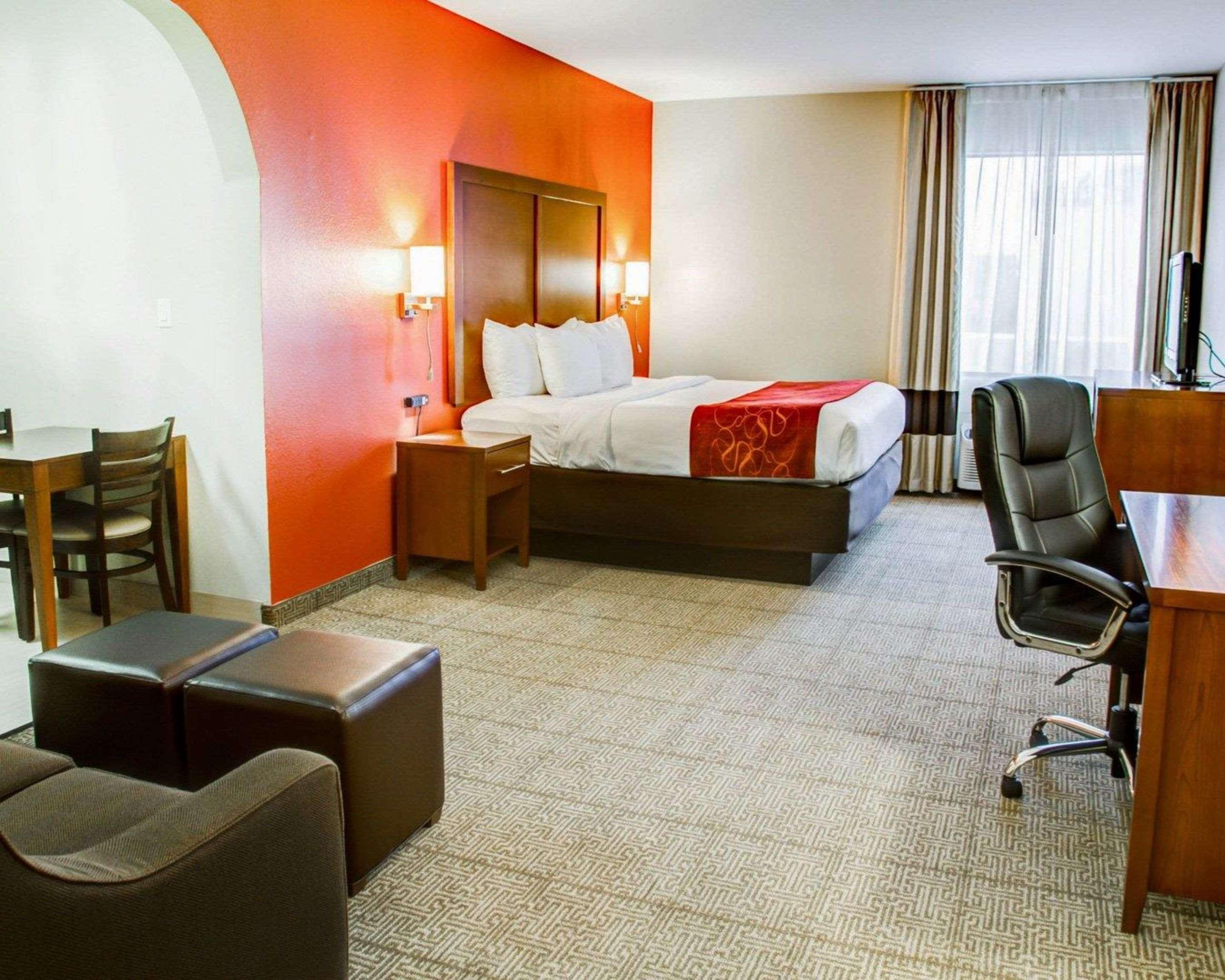 Comfort Suites Tyler South Экстерьер фото